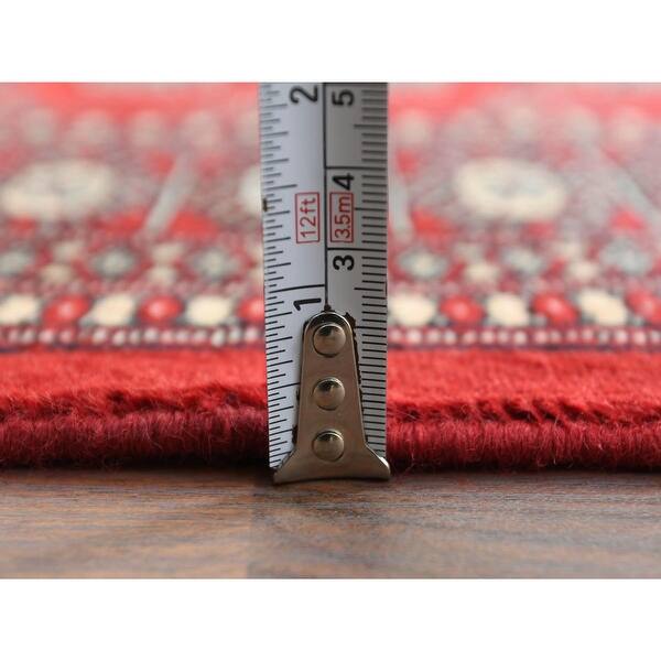 Shahbanu Rugs Hand Knotted Saturated Red Denser Weave Silky Wool 250 KPSI Mori Super Bokara